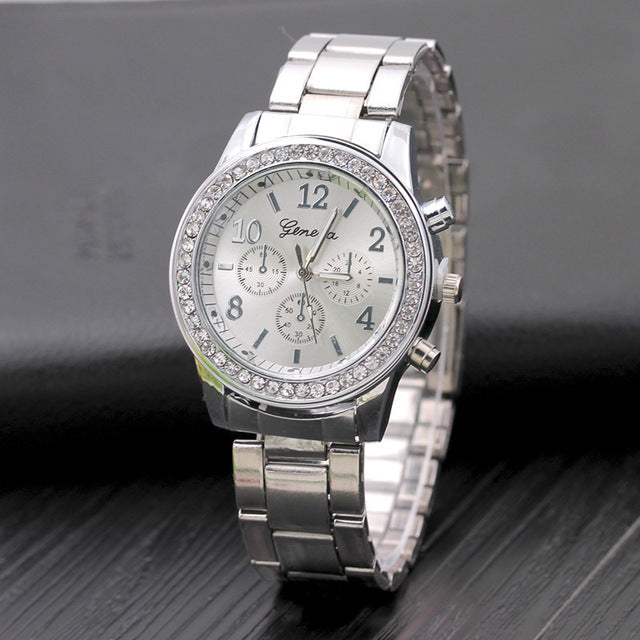 Reloj de Cuarzo en Acero Inoxidable Geneva Dorado