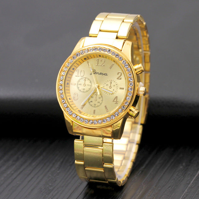 Reloj de Cuarzo en Acero Inoxidable Geneva Dorado