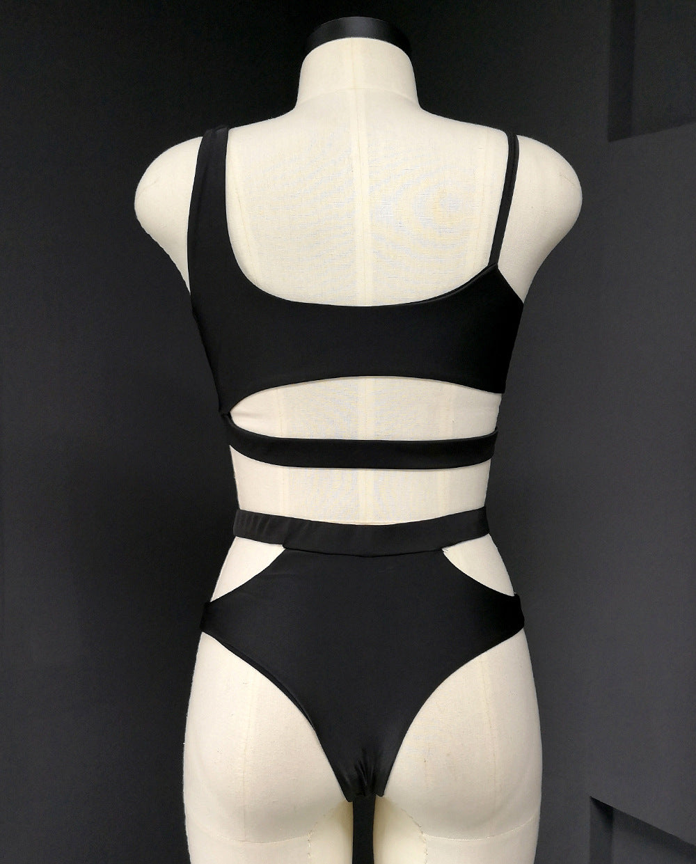 Bikini Minimalista de Corte Brasileño