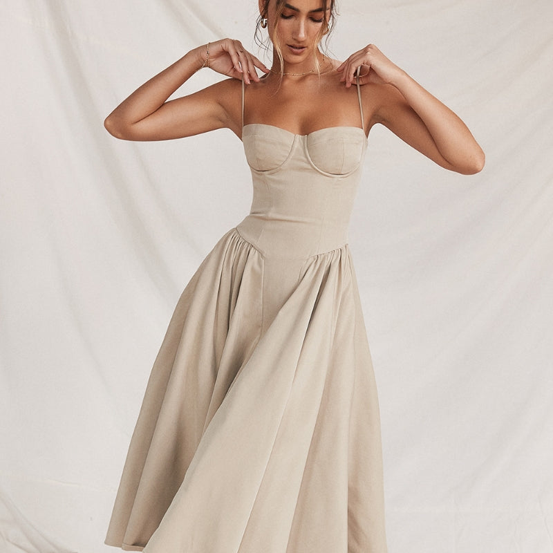 Tirantes y Elegancia: Vestido Francés