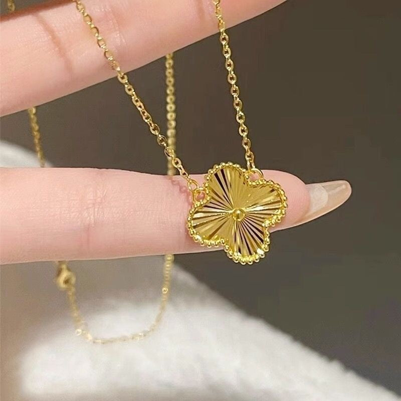 Pulsera de Trébol de Cuatro Hojas de Acero de Titanio de Alta Gama